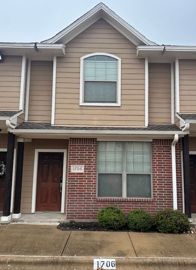 Building Photo - River Ridge Townhomes #1706 Unit River Ridge #1706