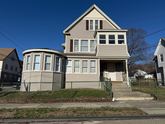 Building Photo - 132 Coburn Ave Unit 1