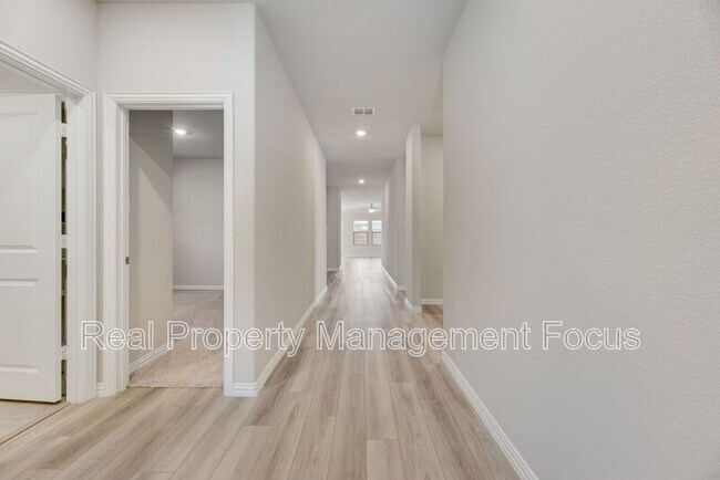 Photo - 203 Rocky Rd