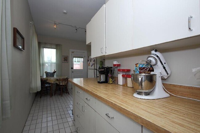 Photo - 46 Orkney Rd Unit #2
