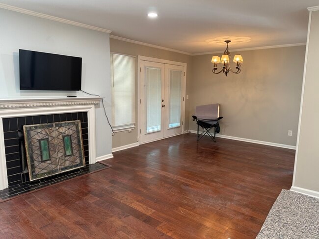 Spacious Family room / living room L shape. - 226 Hillsboro Pl