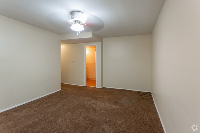 3HAB 2BA - 1,350 ft²