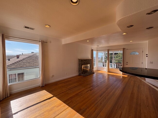 Photo - 1968 Manchester Rd