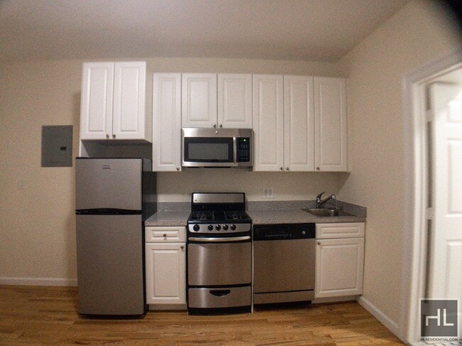 Building Photo - WEST 72 STREET Unit 2A