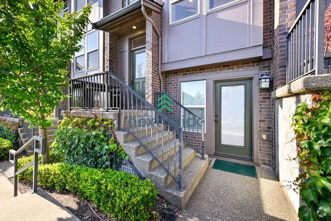 Building Photo - 3 BED & 3 BATH CONDO FOR RENT