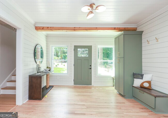 Photo - 2908 N Hills Dr NE