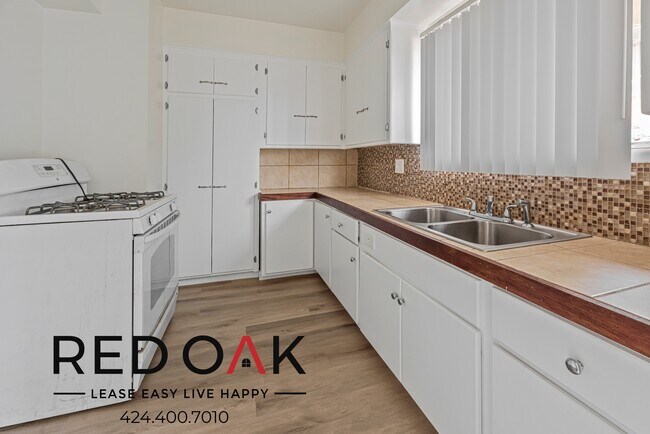 Photo - ~2 Months FREE~ Lovely One Bedroom with St... Unit 8326