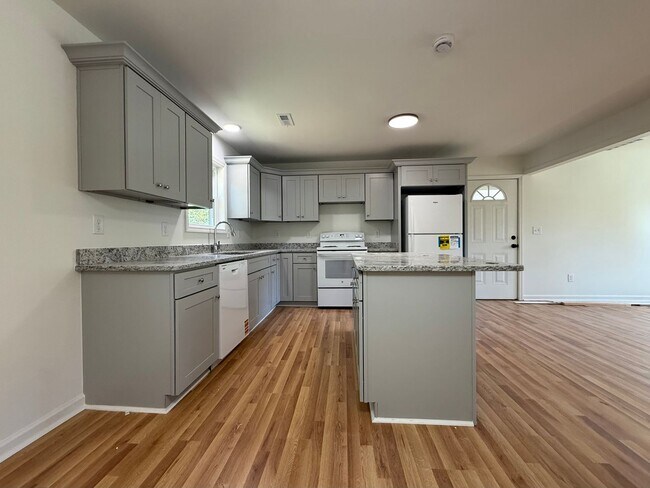 Photo - 3 bed/2 bath rental in Norwood