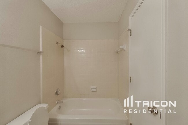 Photo - 6217 Old Mill Cir