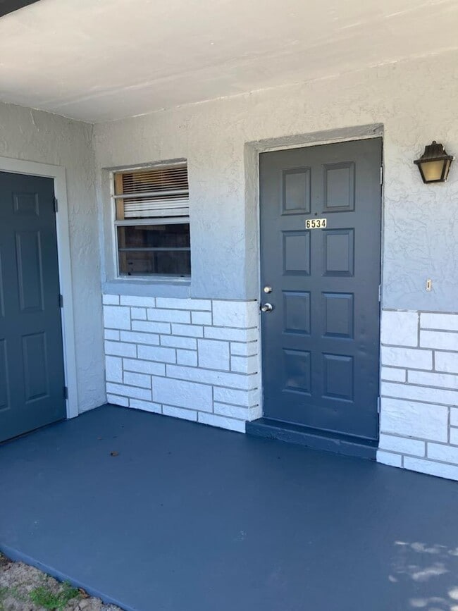 2 Doors, Apartment and your utility room, washer dryer hookup - 6538 W Norvell Bryant Hwy Unit 6538
