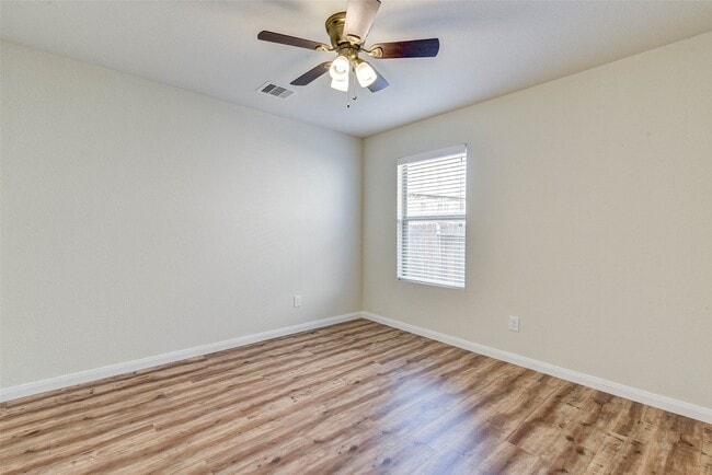 Photo - 1911 Helvick Blvd