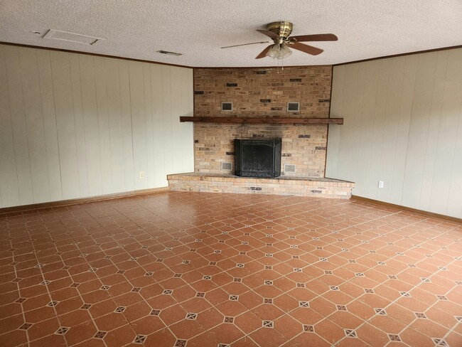 Photo - 703 S Foster St