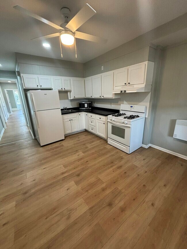 Photo - 306 3rd St