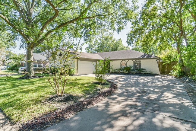 Photo - 22203 Fincastle Dr