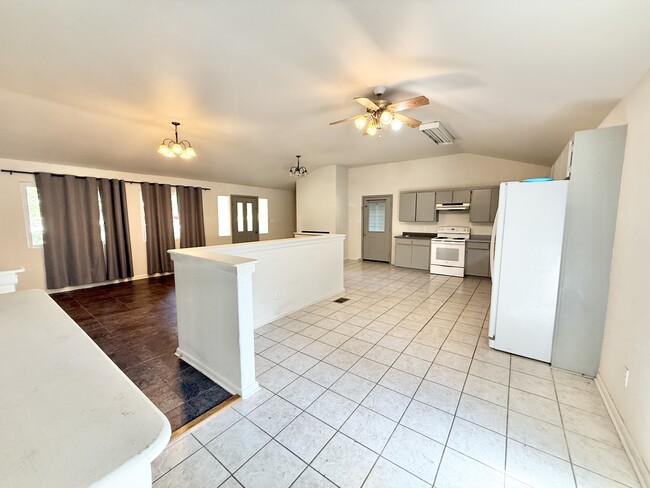 207 Brantley Cir