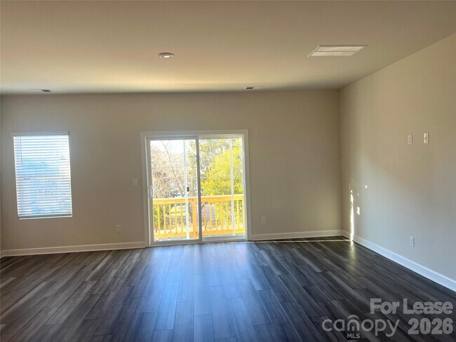 Photo - 3718 Memorial Pkwy