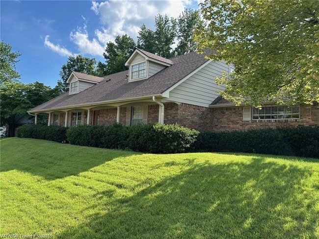 Photo - 2100 S 70th St