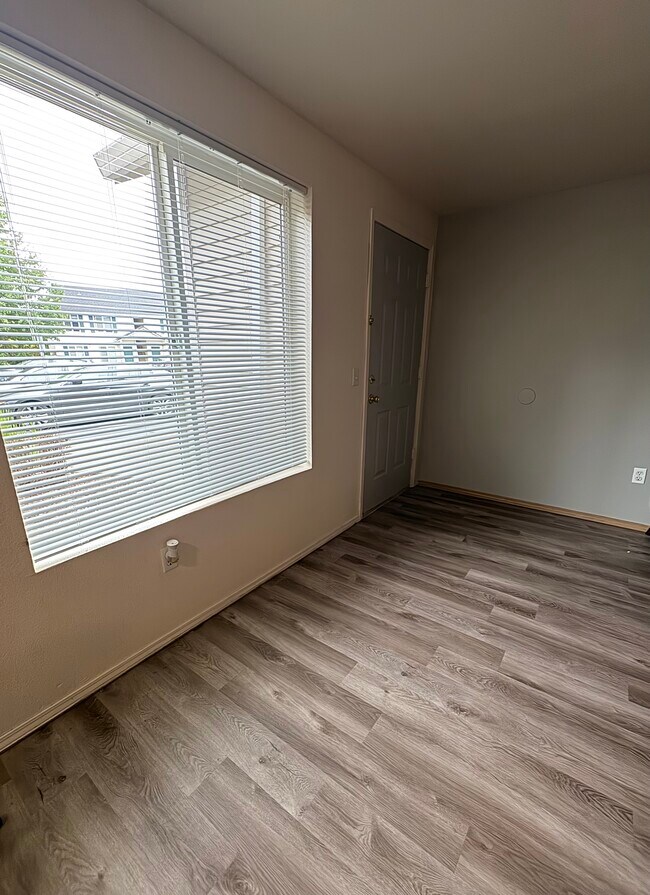 Quail Hollow Apartments
