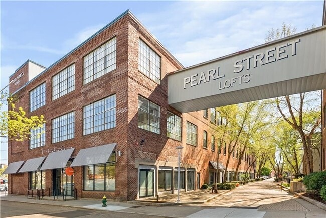 Building Photo - 300 Pearl St