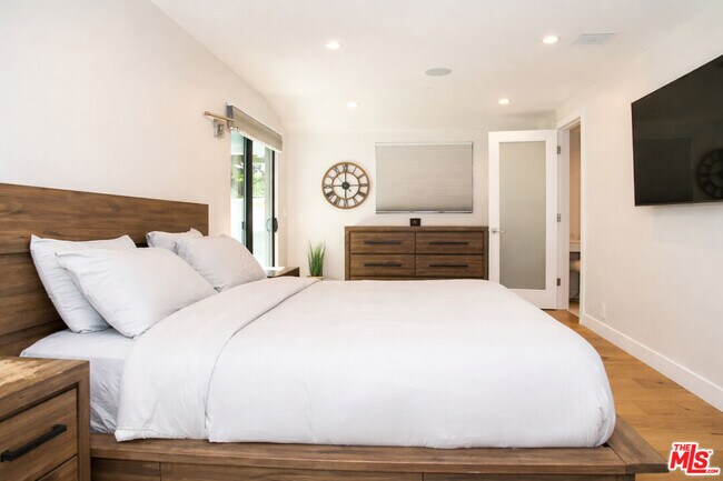 Photo - 6329 Jumilla Ave