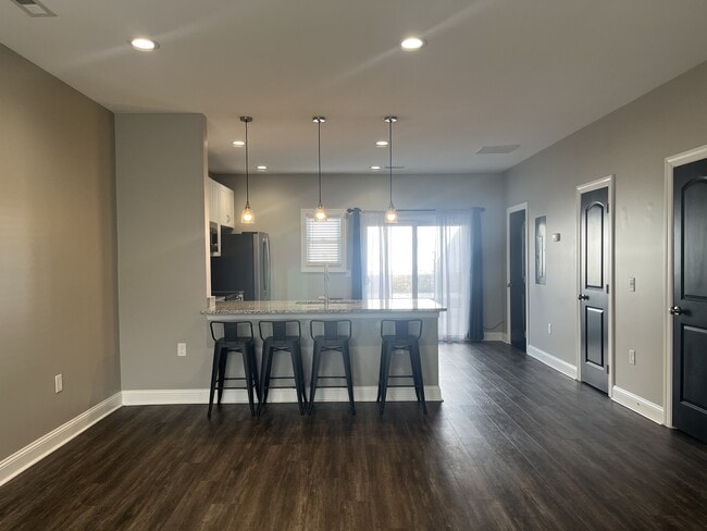 Photo - 77 Emanuel Ct