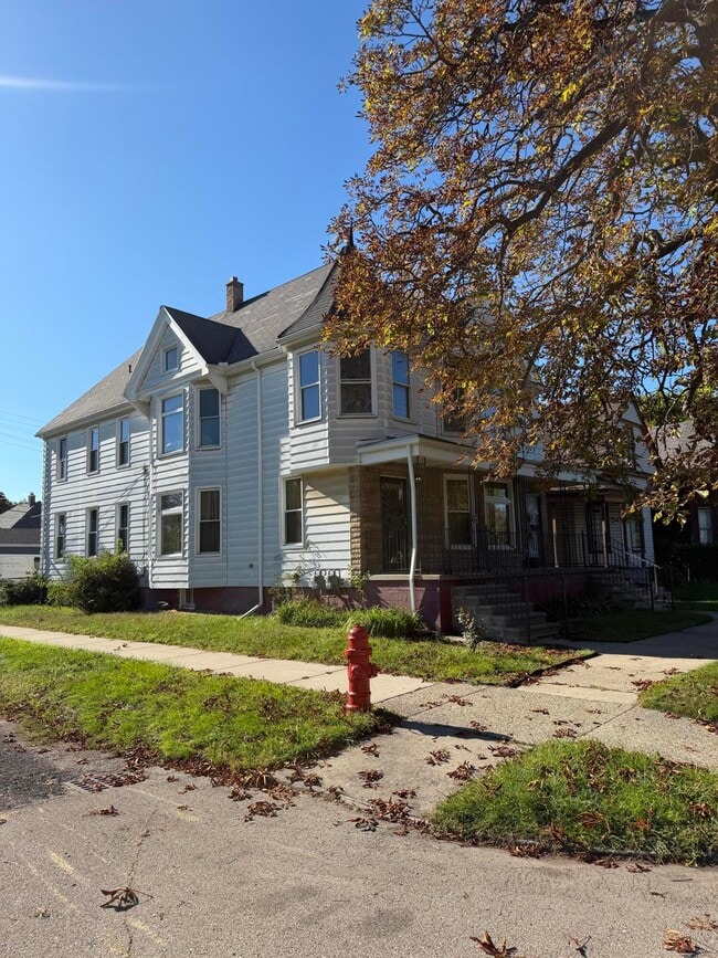 5205 Canton St