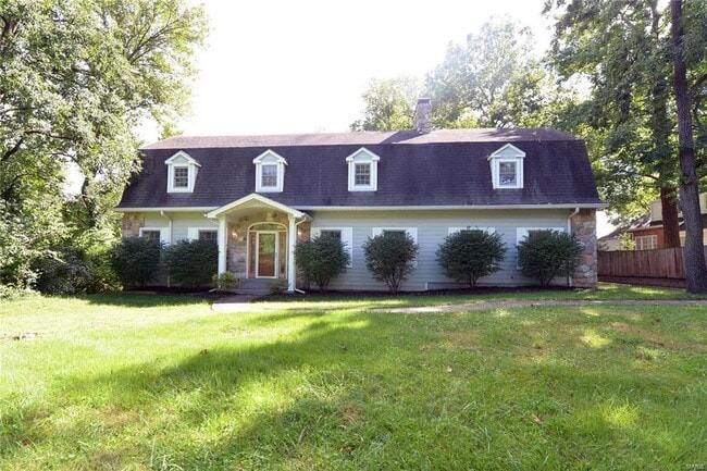 Building Photo - 8940 Ladue Rd Rental