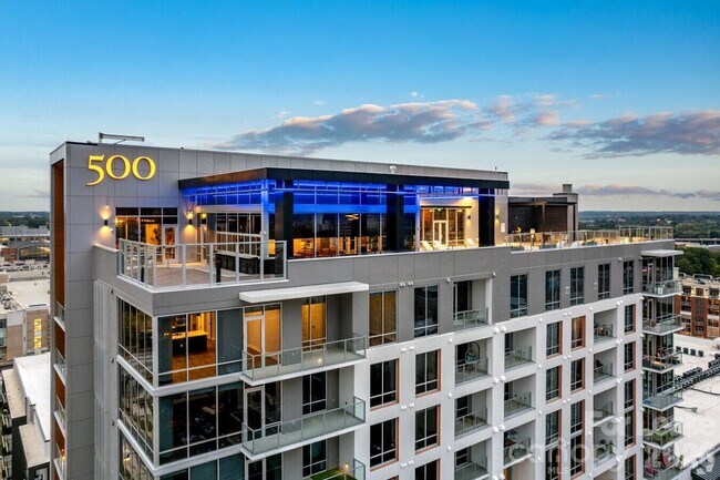 Photo - 500 W Trade St Unidad B3.T