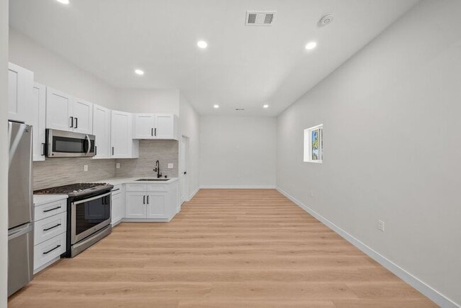 Photo - 2333 Ridgeview Drive