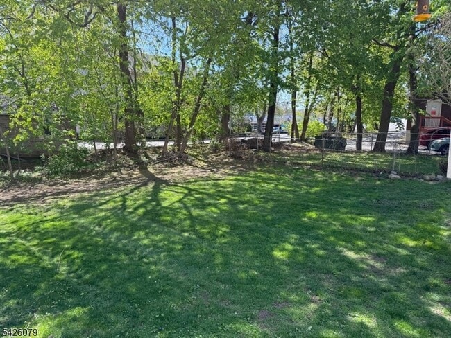 Photo - 20 Maple Ave