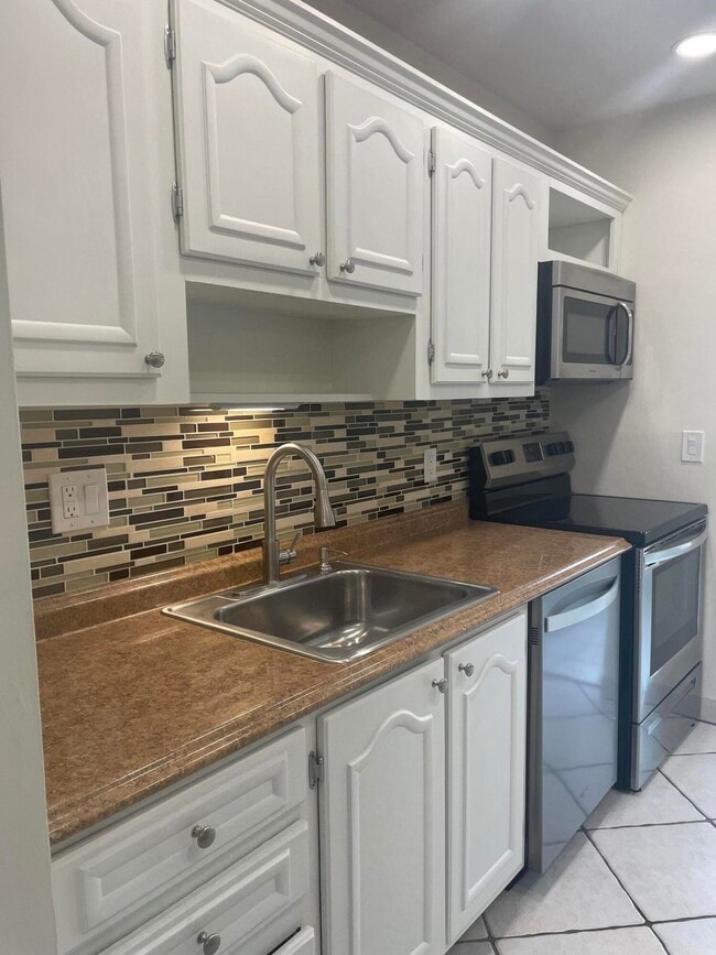 Photo - 1 Abbey Ln Unit 205