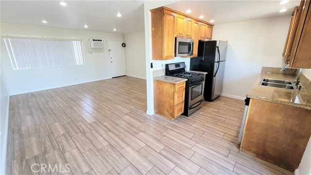 Building Photo - 15351 Orange Ave Unit 26