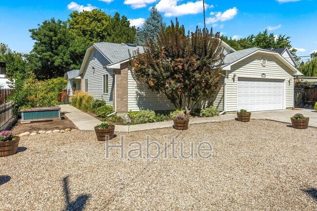 Photo - 2160 Dora Ln