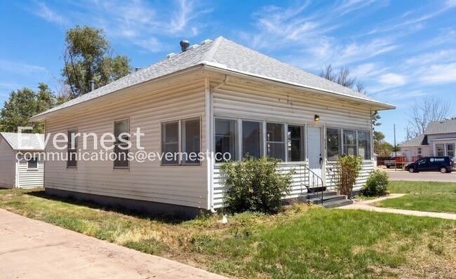 Photo - 2 Bed/1.5 Bath Home with Garage / Available Now!