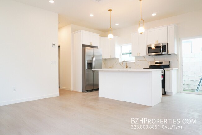 Photo - 1513 S Hayworth Ave Apartment Unit 2