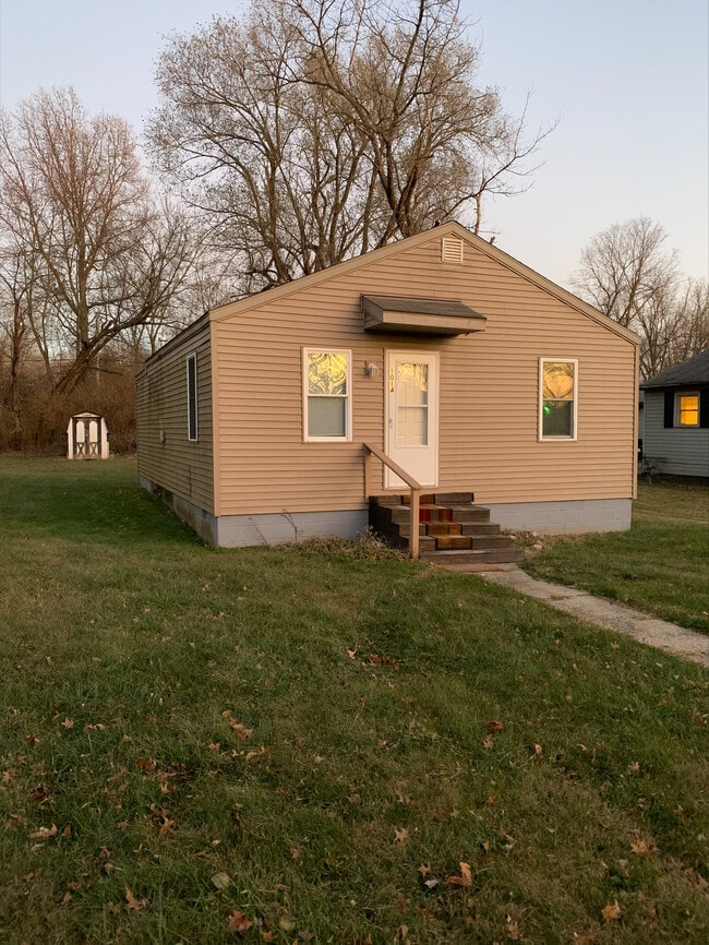 Building Photo - 1014 N Hodson Ave