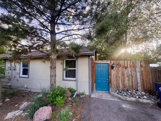 Building Photo - 612 E Las Animas St Unit B