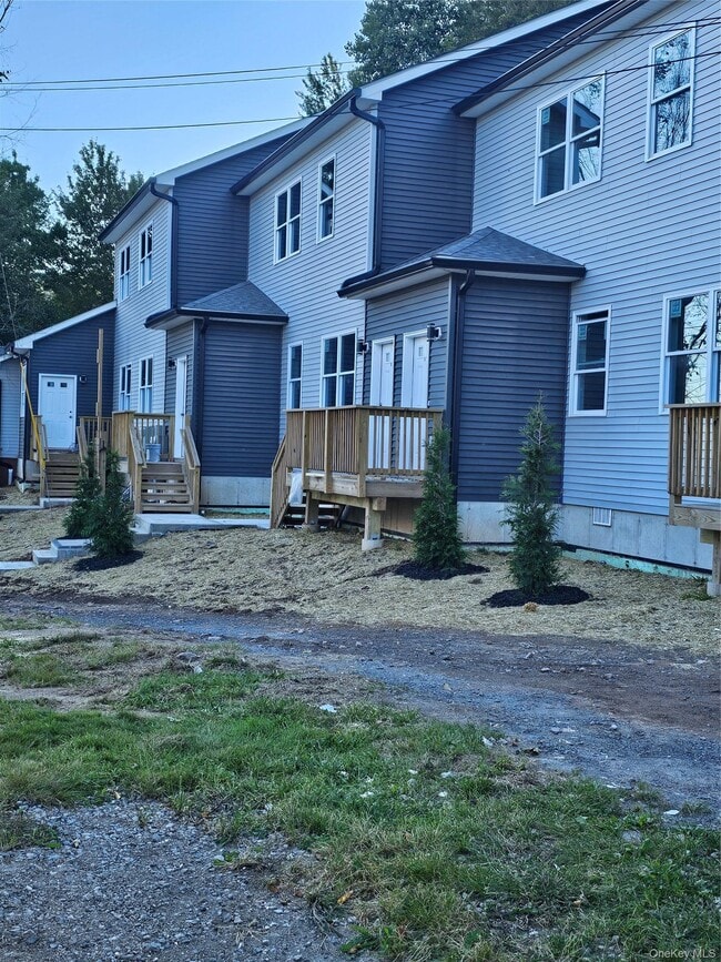 Building Photo - 11 Orange Ln Unit 9