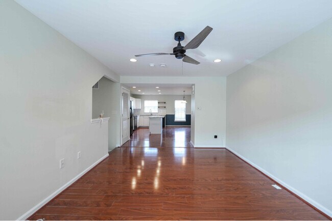 Photo - 2441 E York St