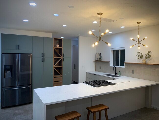 Modern and spacious kitchen - 438 N Stone Mountain Dr Unit 45