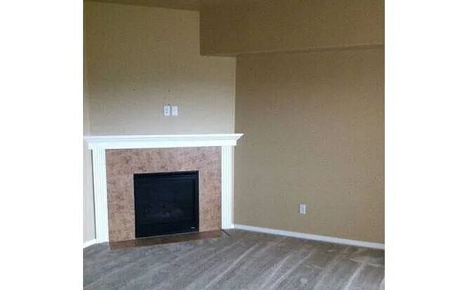 Photo - Beautiful townhome with 3 levels in South ...