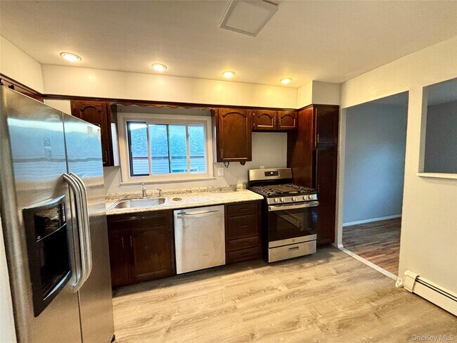 Photo - 256-20 Craft Ave