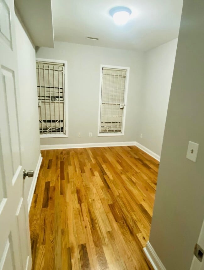 Photo - 1607 W Diamond St Unit 1f