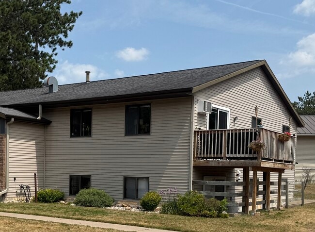 8 x 8 deck - 270 Shannon Ct Unit #2
