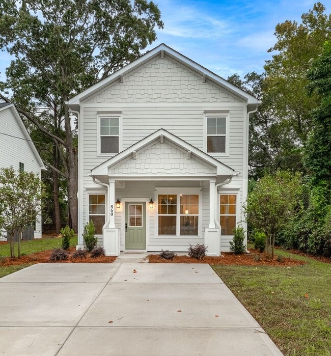 Photo - Modern New Build Minutes from Downtown Cha...