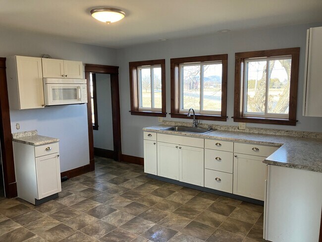 Photo - 375 Hadley Rd