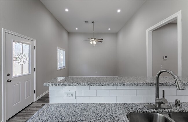 Building Photo - 10818 Royal Adrian Dr Rental