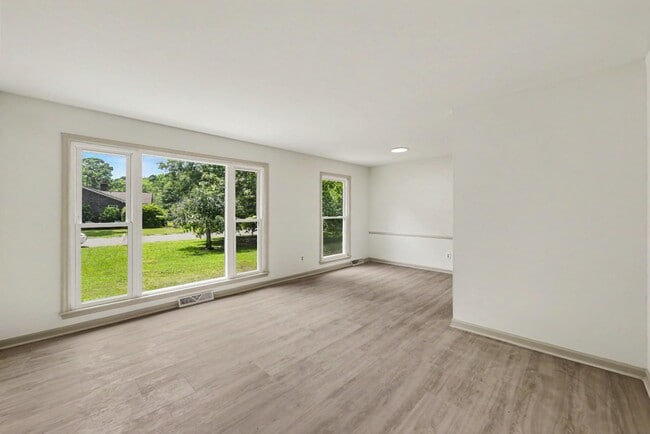 Photo - 130 Sandtrap Rd