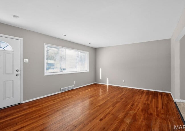 Photo - 296 Meadowcrest Dr
