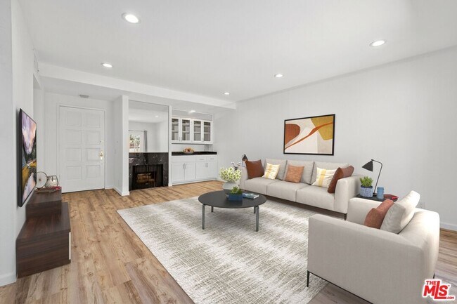 Building Photo - 212 S Hamilton Dr Unit B Rental